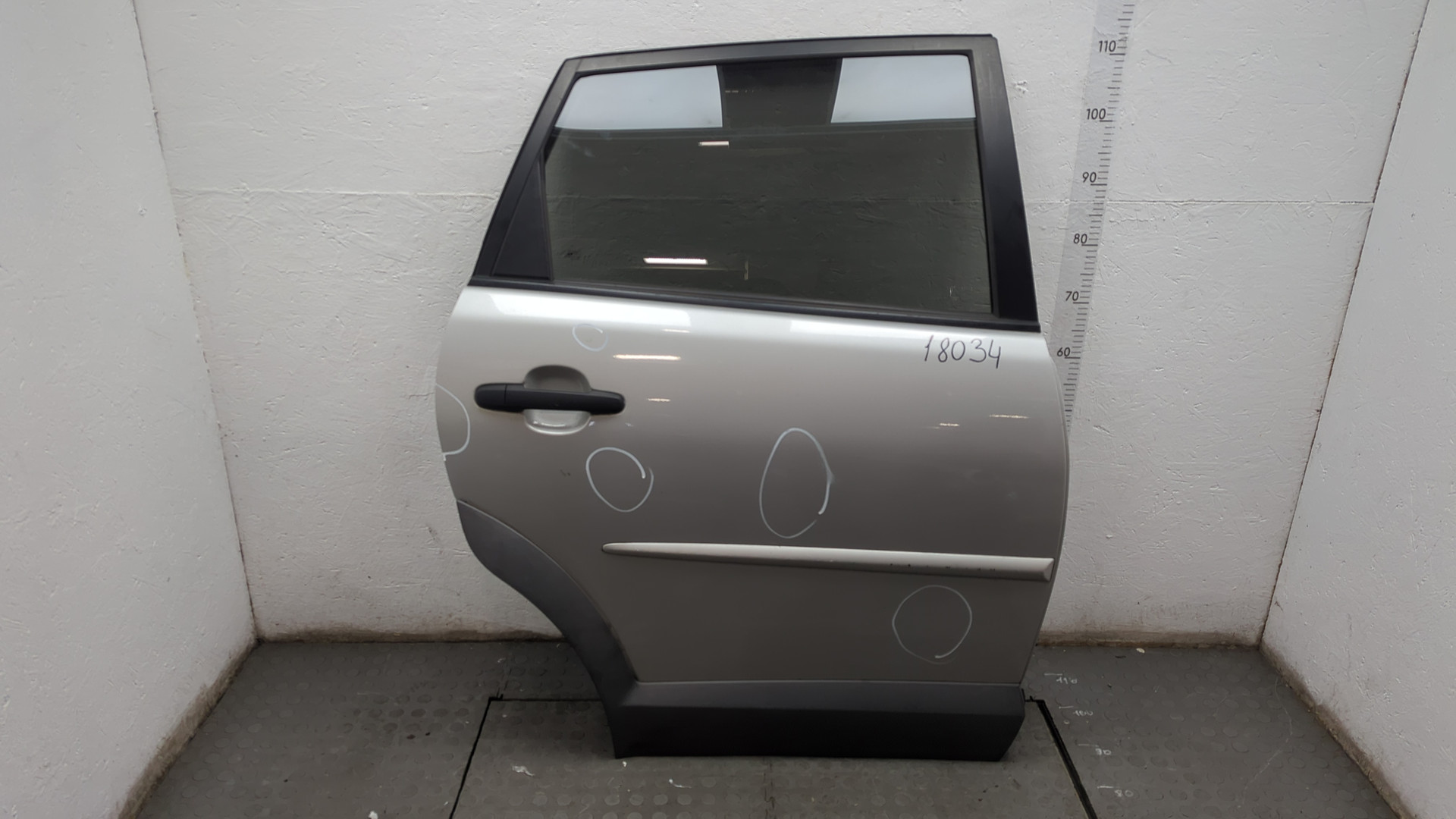 Дверь задняя правая