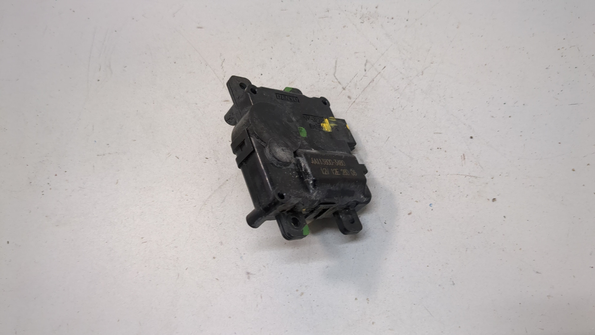 Моторчик заслонки печки