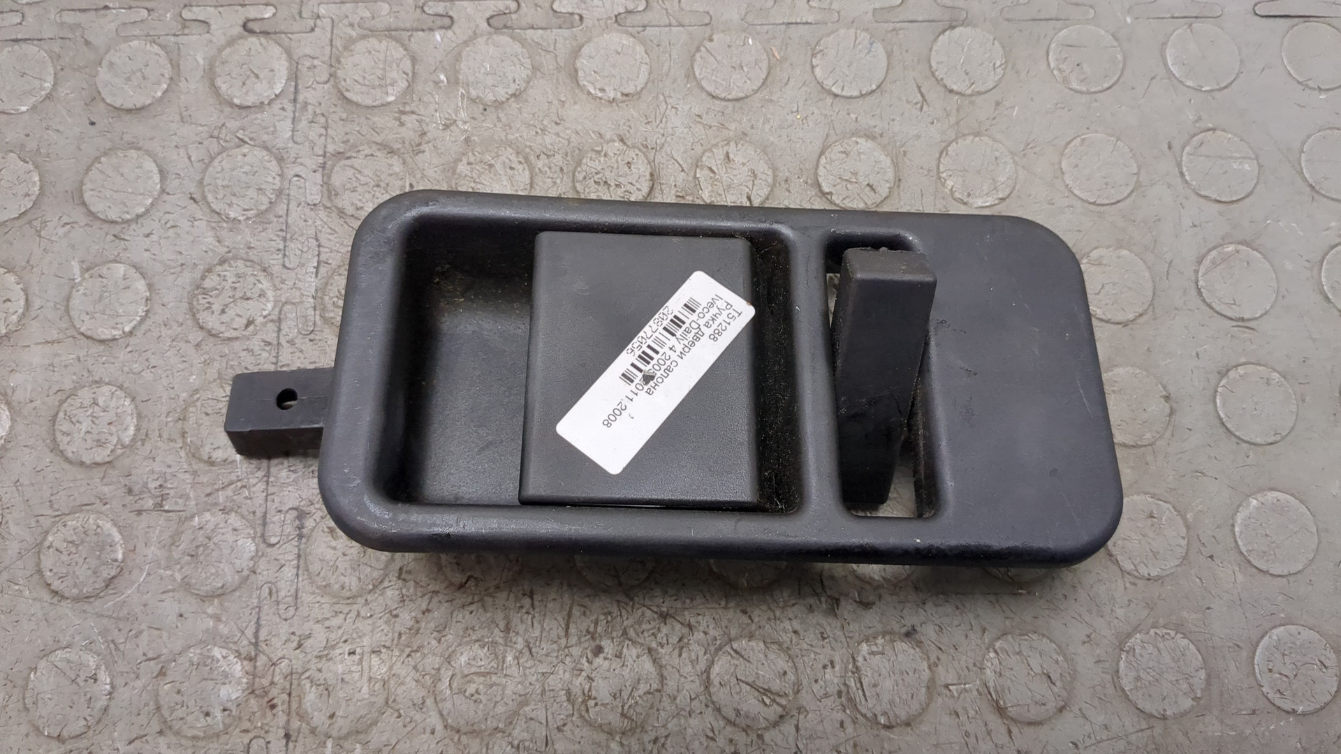 Ручка двери задней внутренняя правая