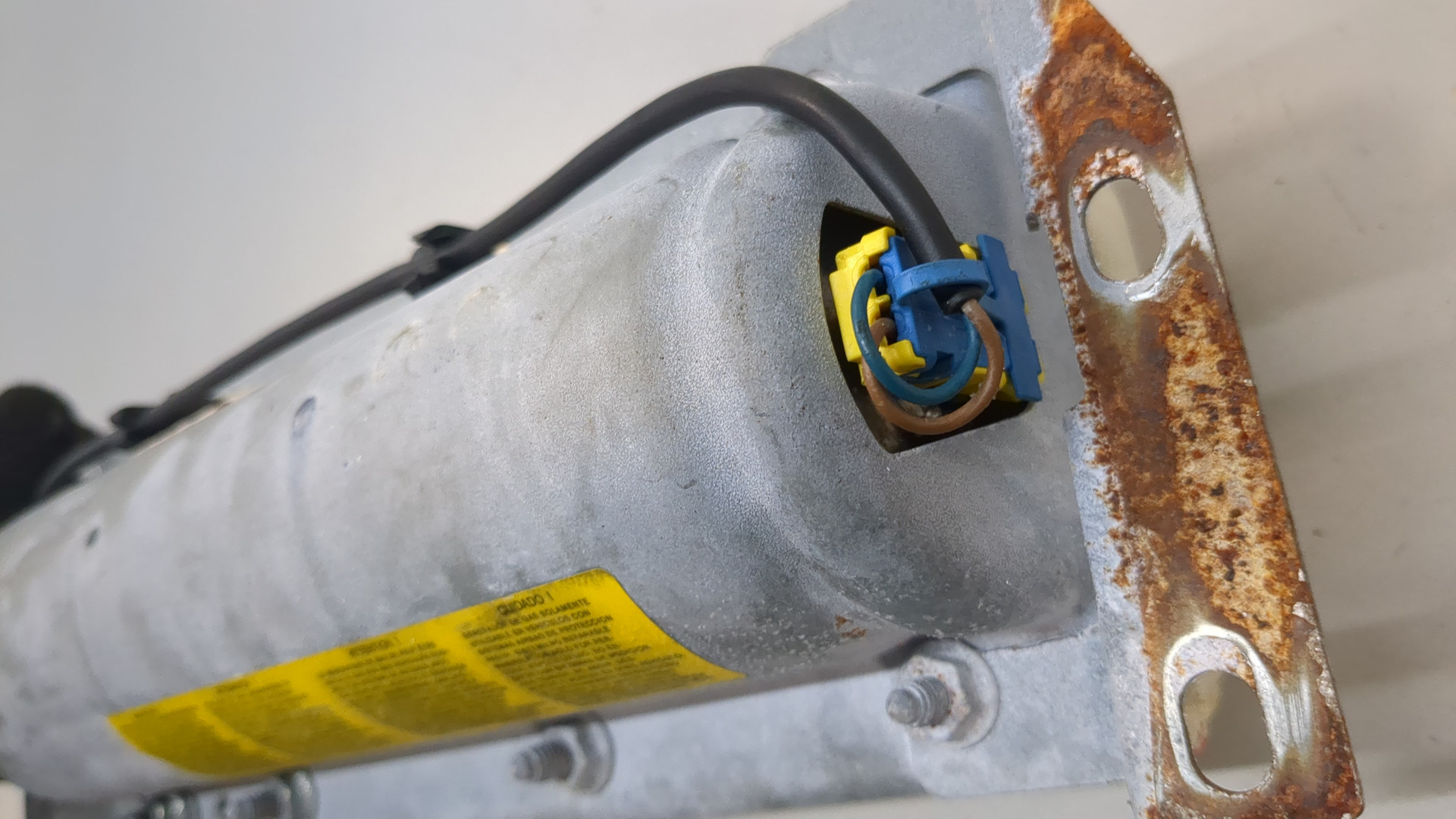 Подушка безопасности пассажирская (в торпедо)