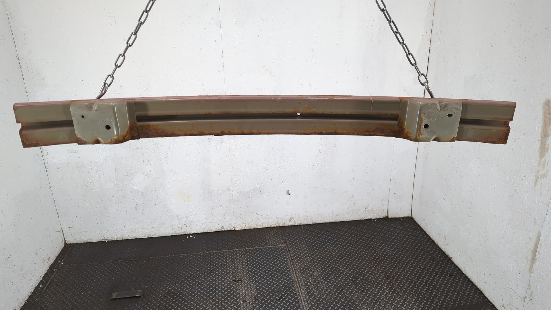 Усилитель заднего бампера