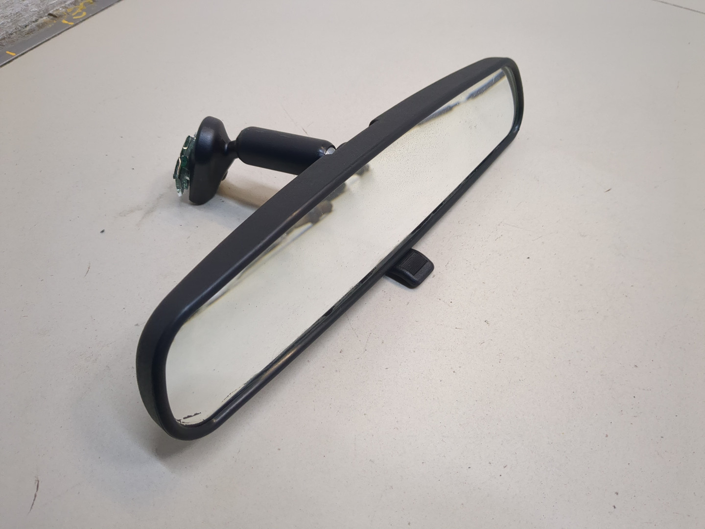 Зеркало заднего вида