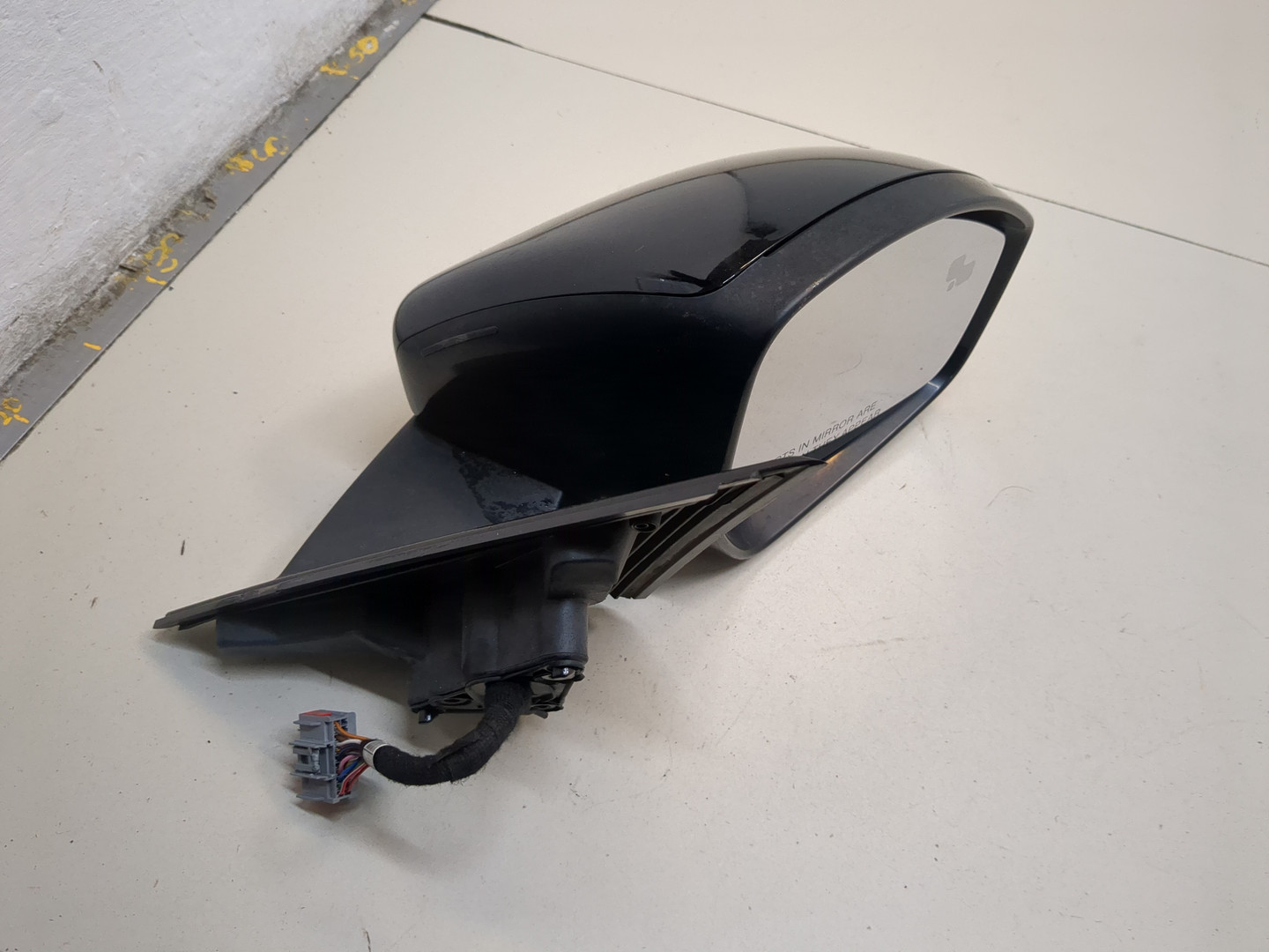 Зеркало правое электрическое