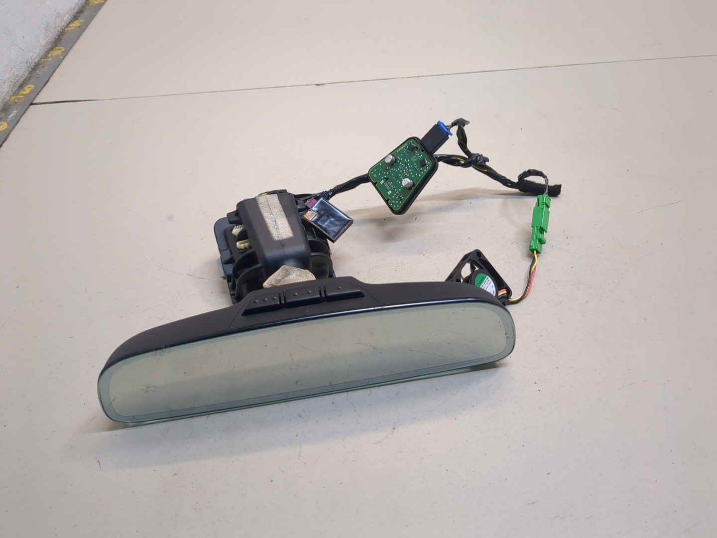 Зеркало заднего вида