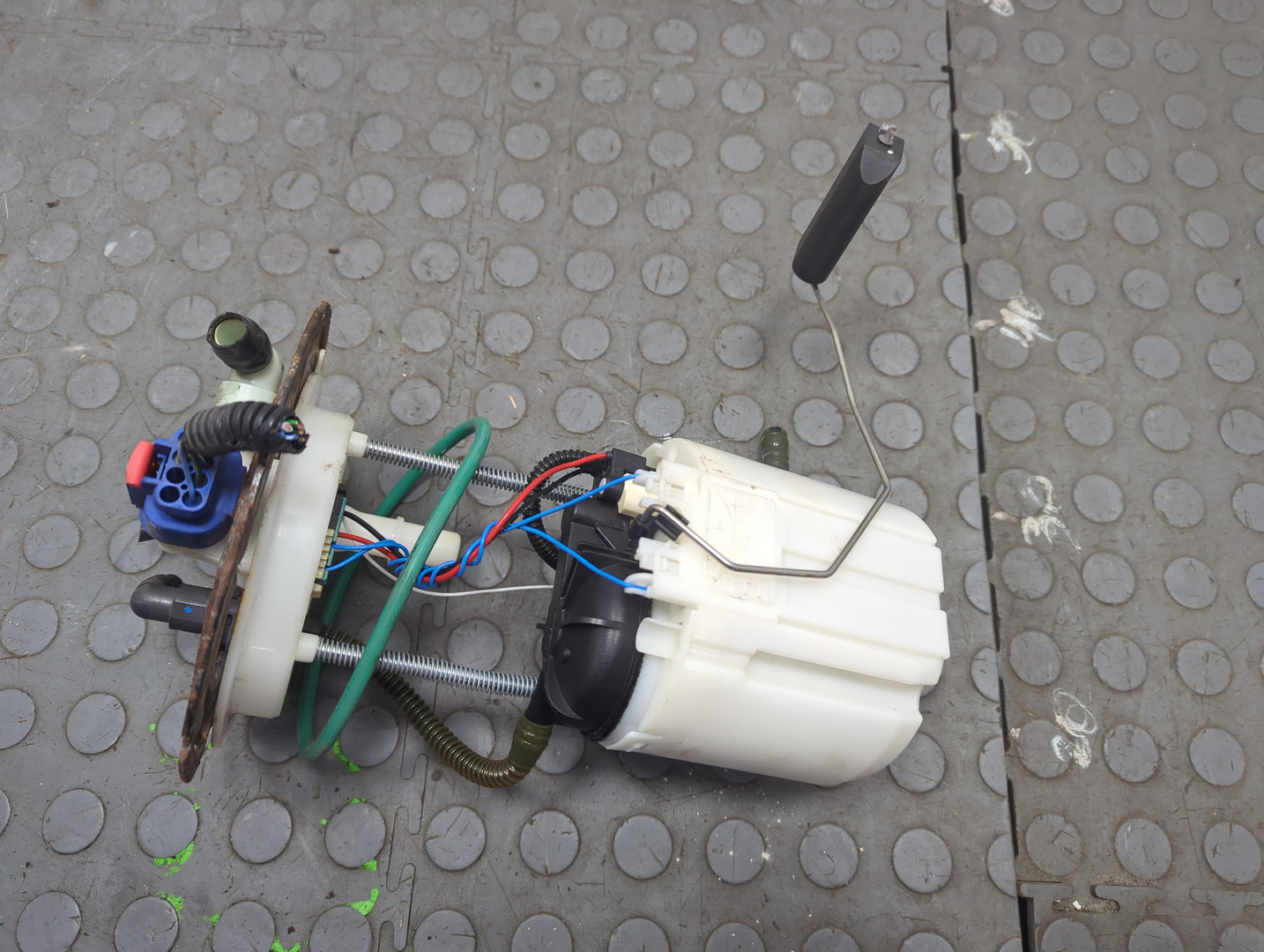 Насос топливный электрический