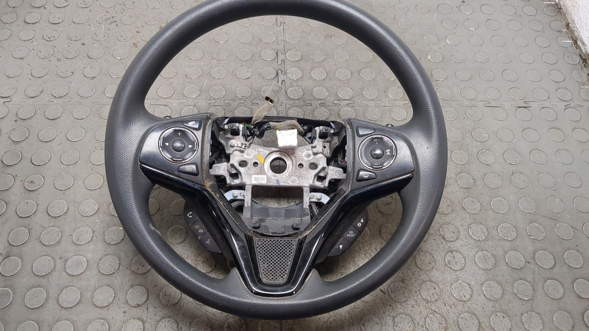 Рулевое колесо (руль)