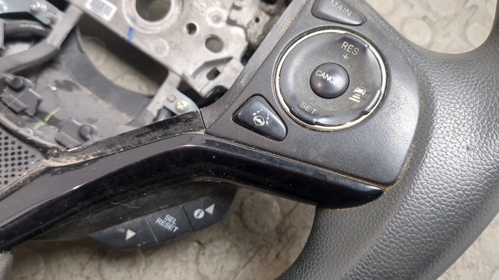 Рулевое колесо (руль)