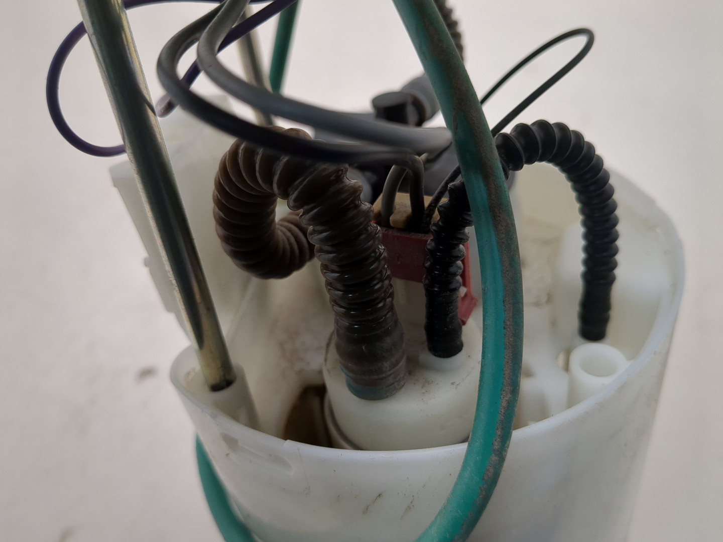 Насос топливный электрический