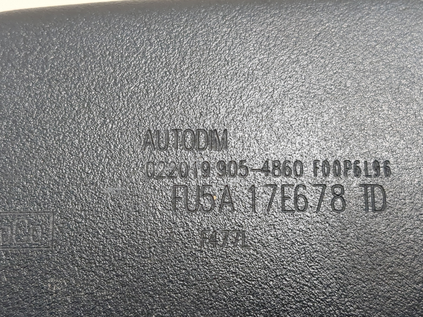 Зеркало заднего вида