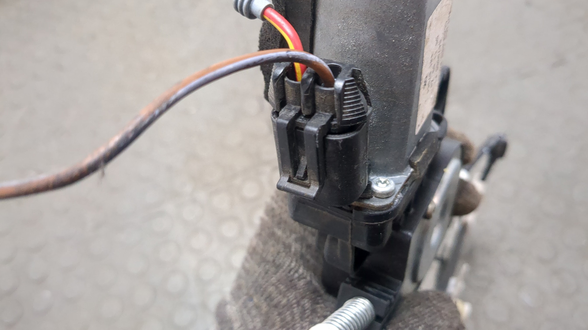 Стеклоподъемник электр. передний левый