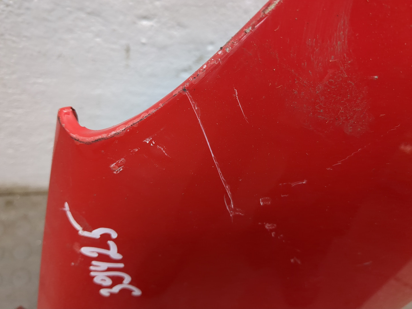 Крыло переднее правое