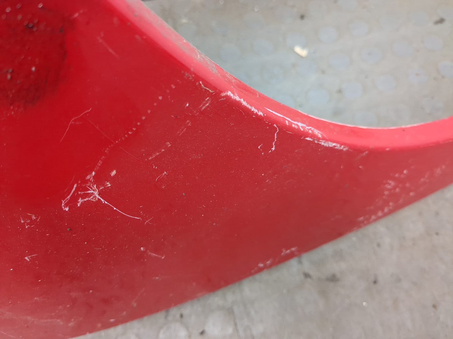 Крыло переднее правое