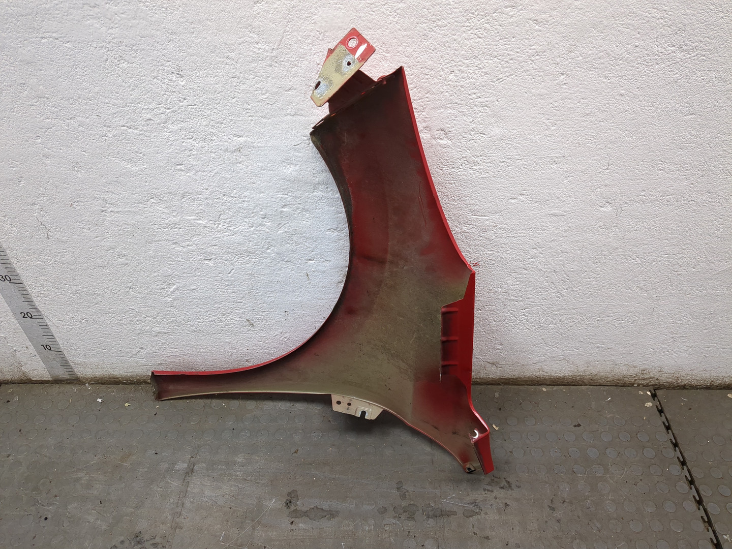 Крыло переднее правое