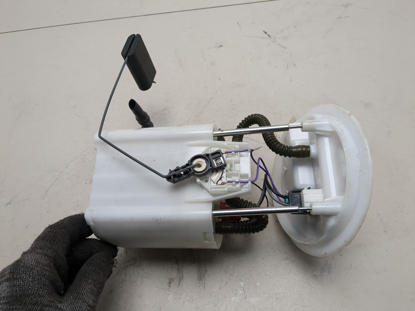 Насос топливный электрический