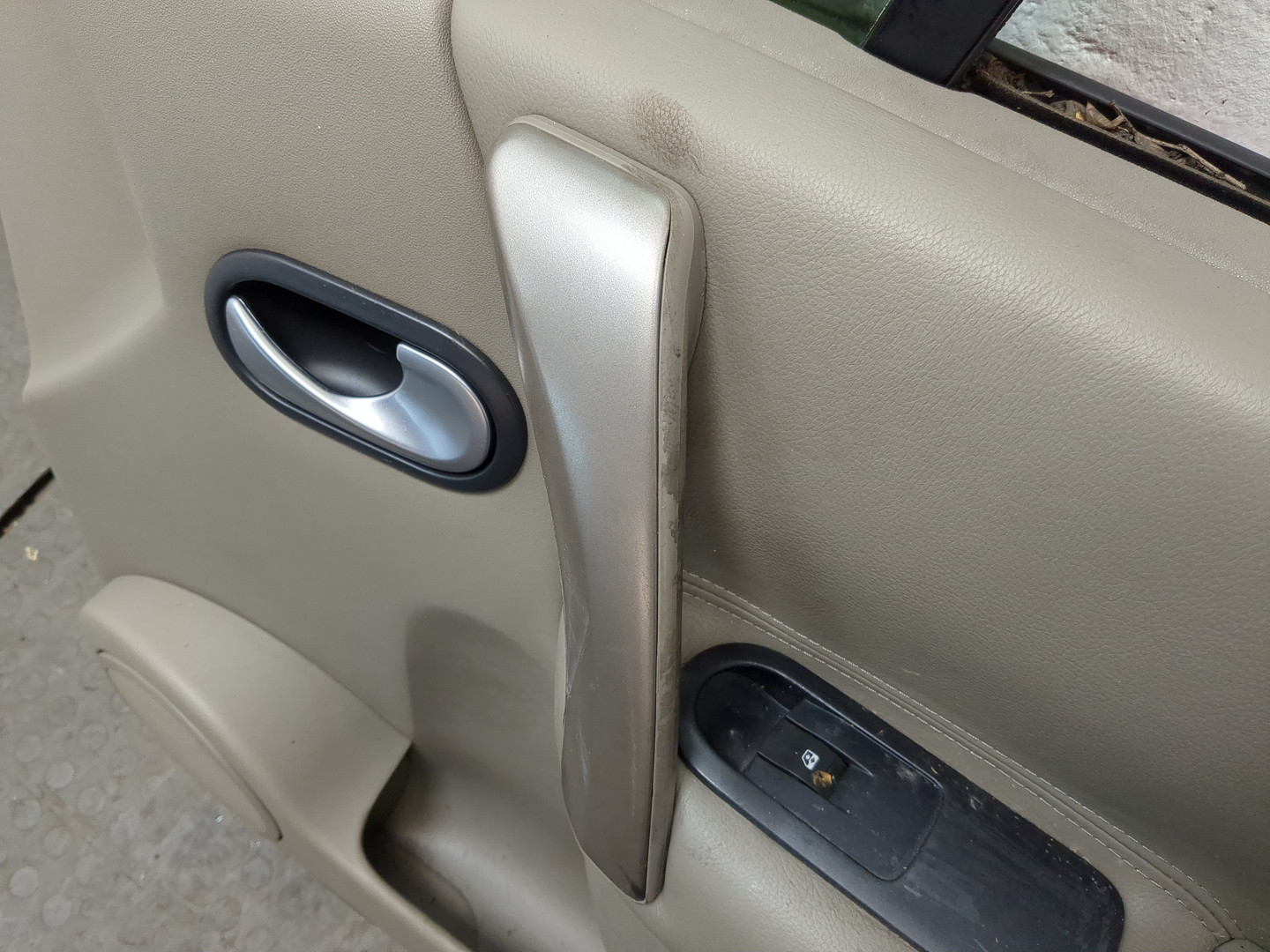 Дверь передняя правая