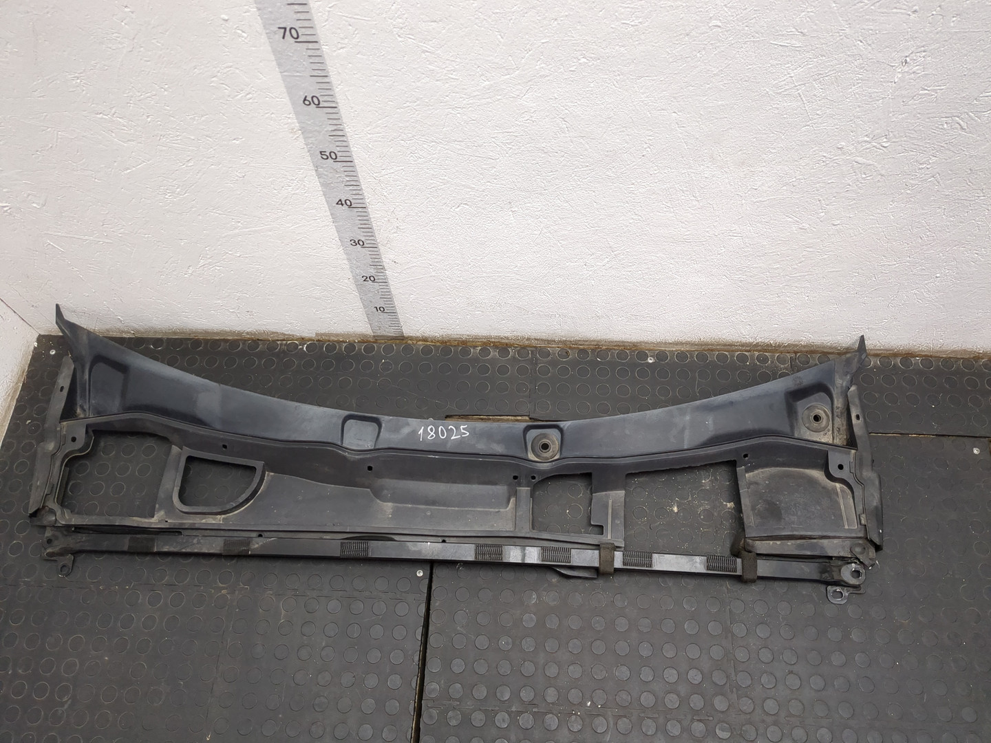 Решетка стеклоочистителей (Жабо)