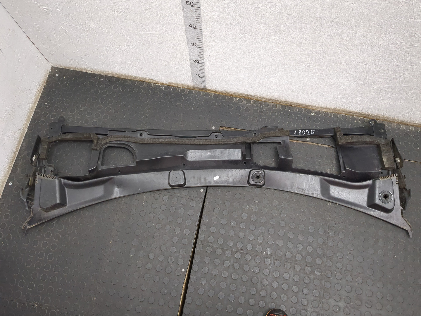 Решетка стеклоочистителей (Жабо)