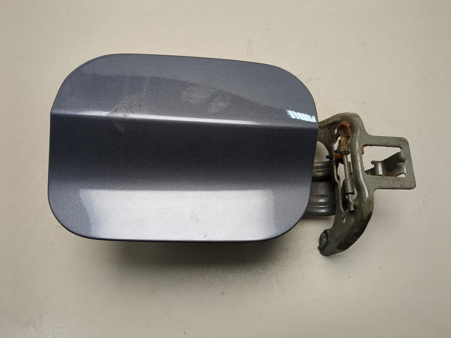 Лючок бензобака