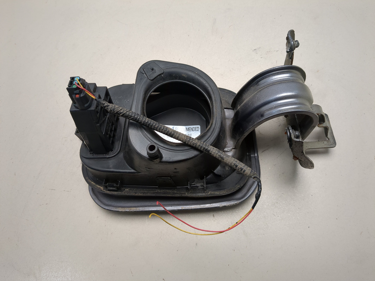 Лючок бензобака