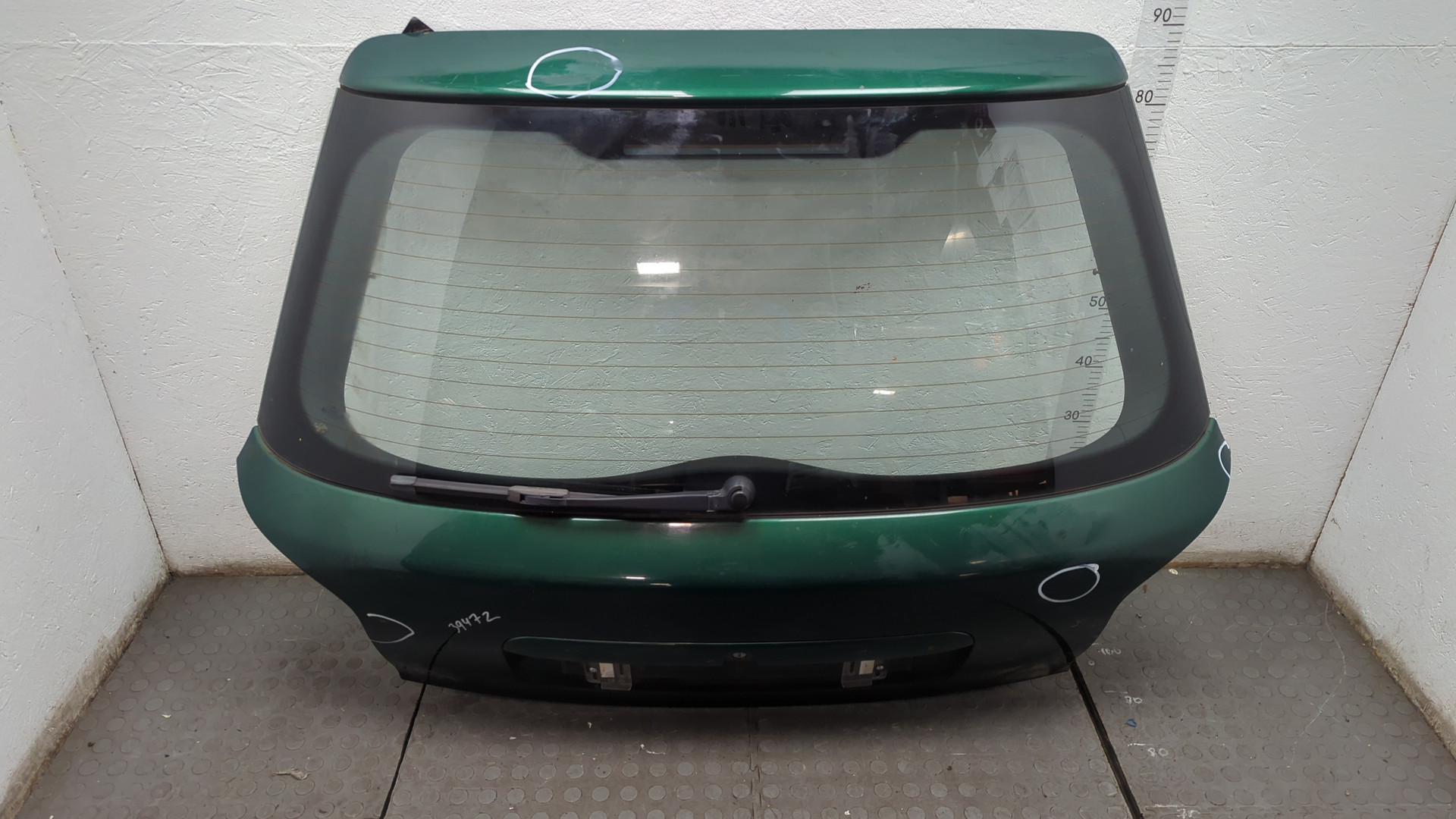 Дверь багажника