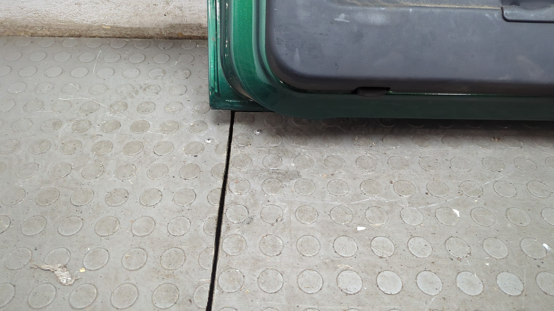 Дверь багажника