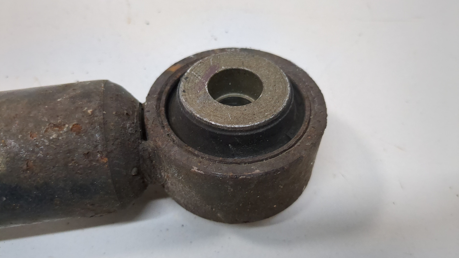 Амортизатор задний (стойка)