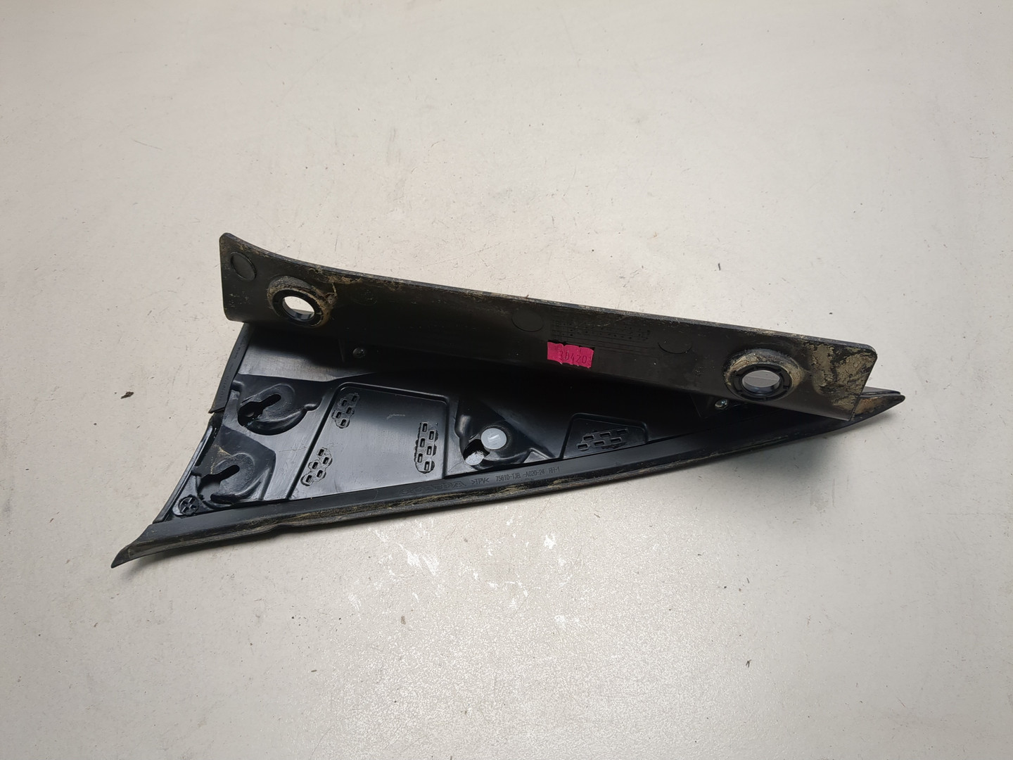 Молдинг заднего крыла правого