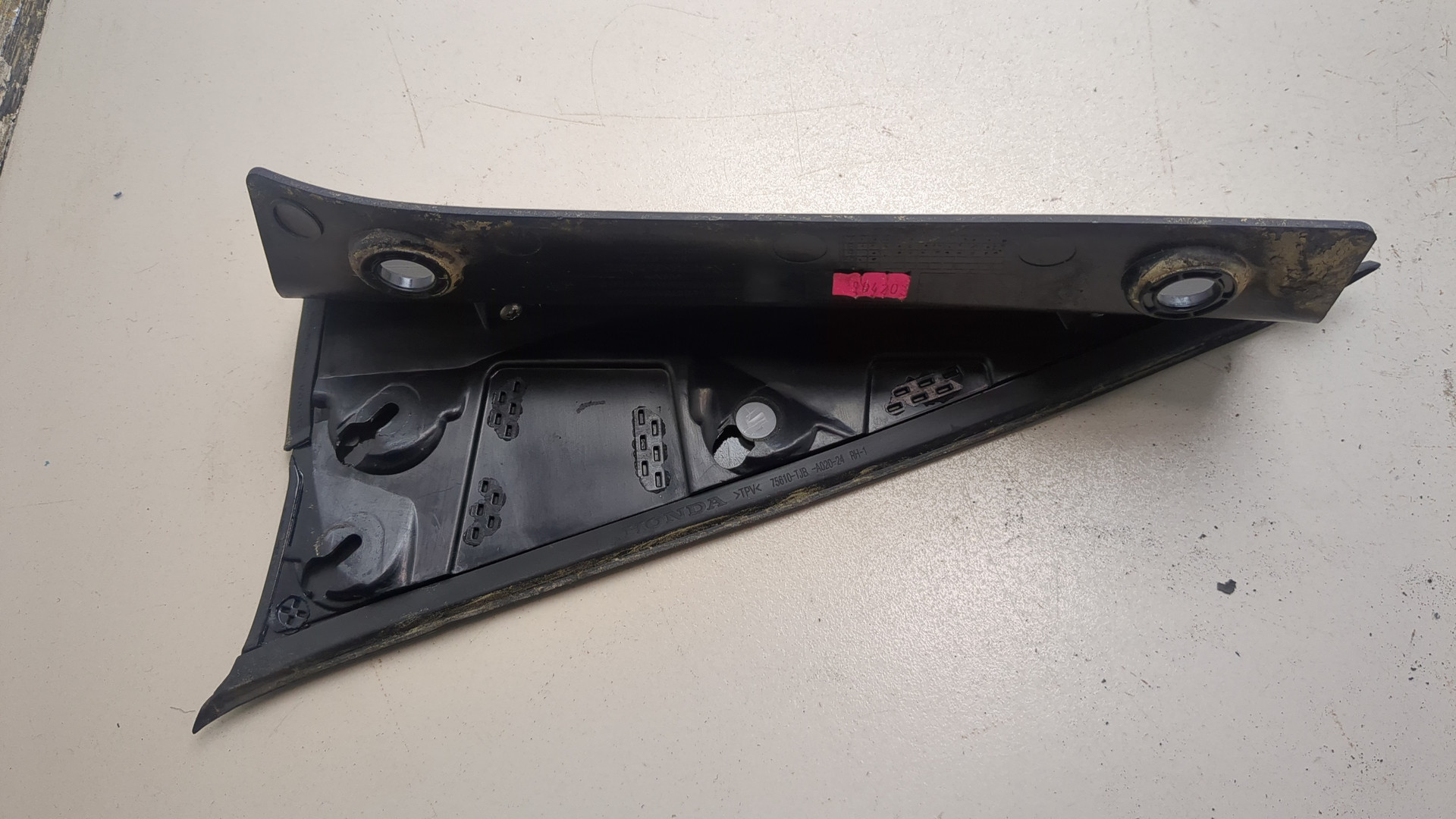 Молдинг заднего крыла правого