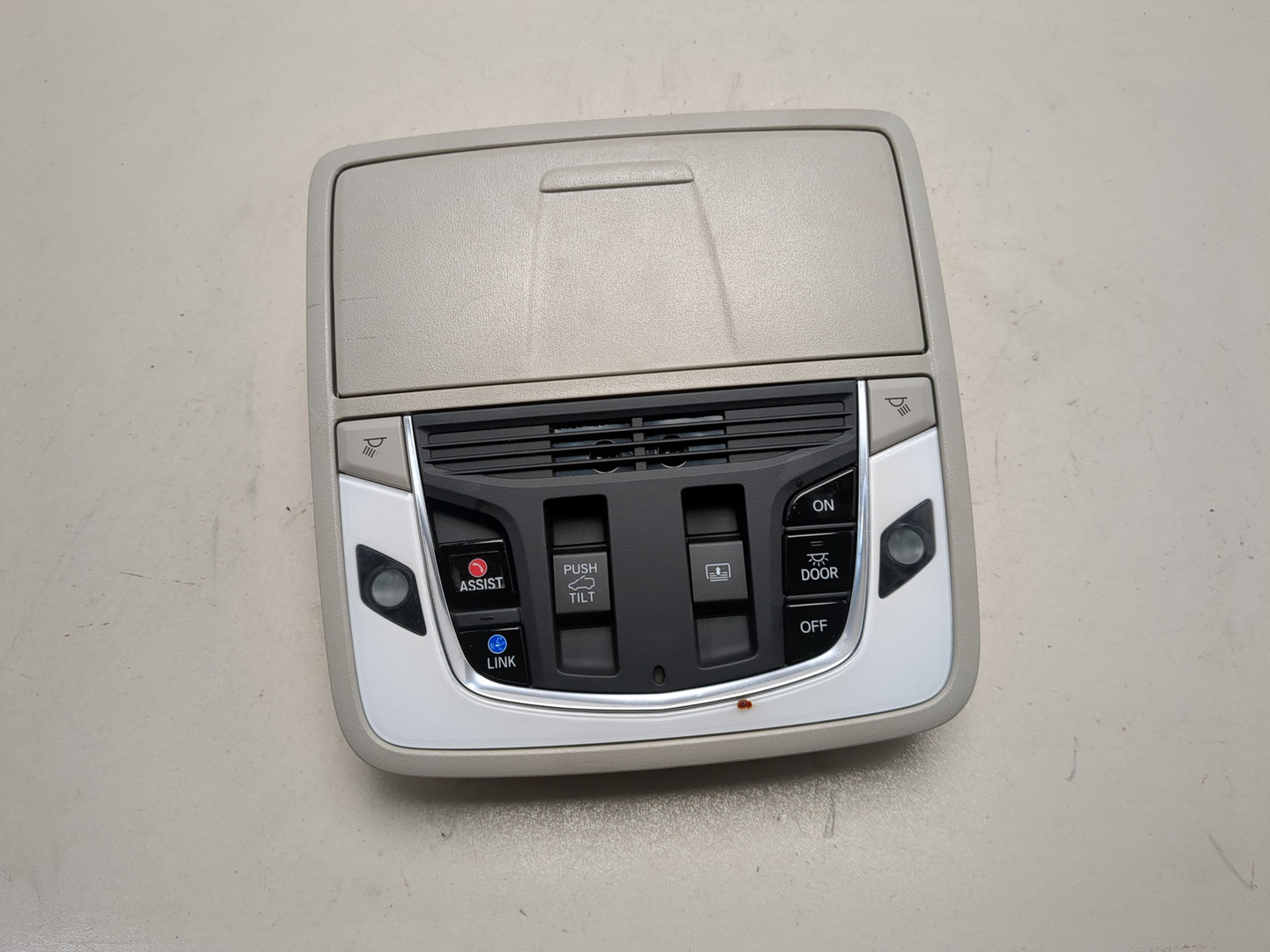 Плафон салонный