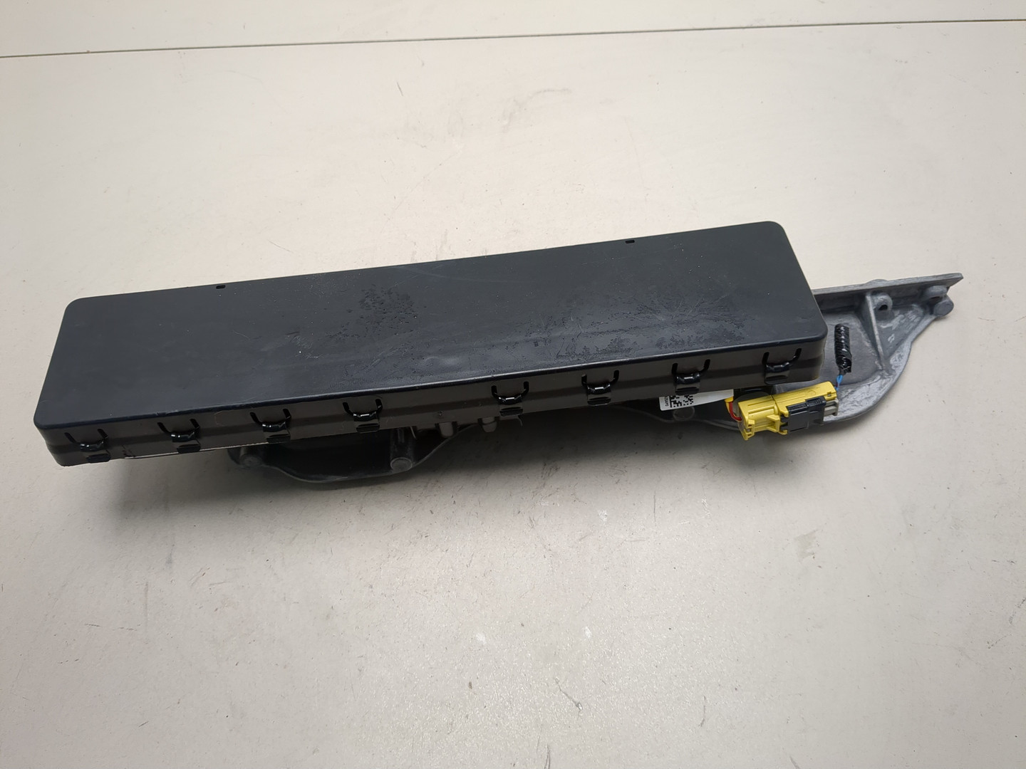 Подушка безопасности нижняя (для колен)