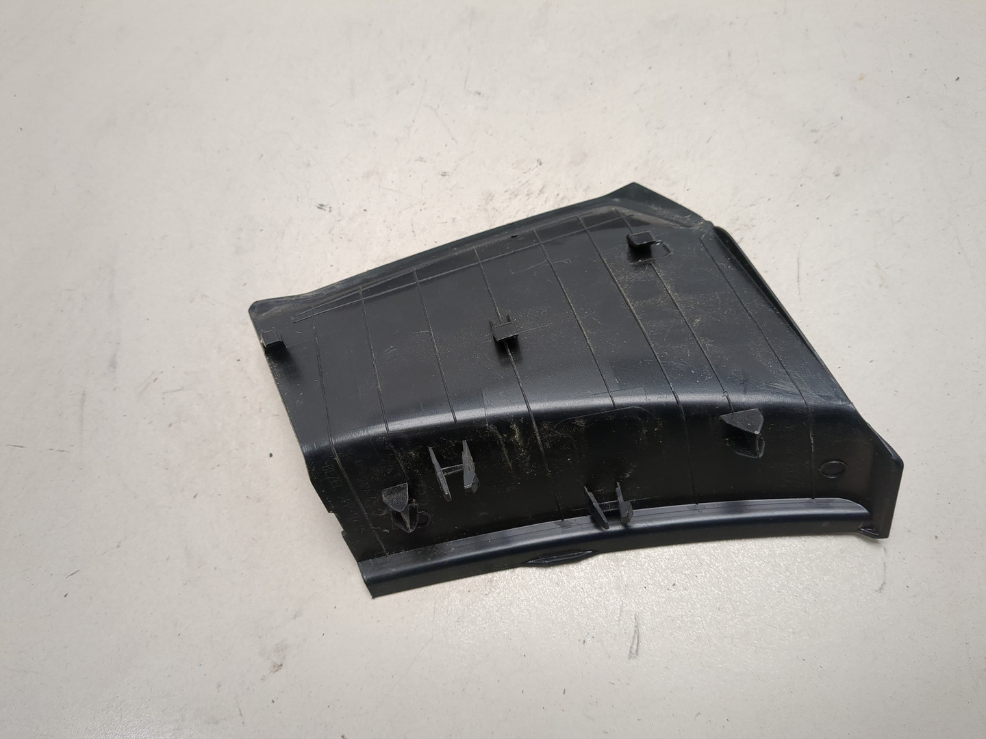 Планка под фонарь правая