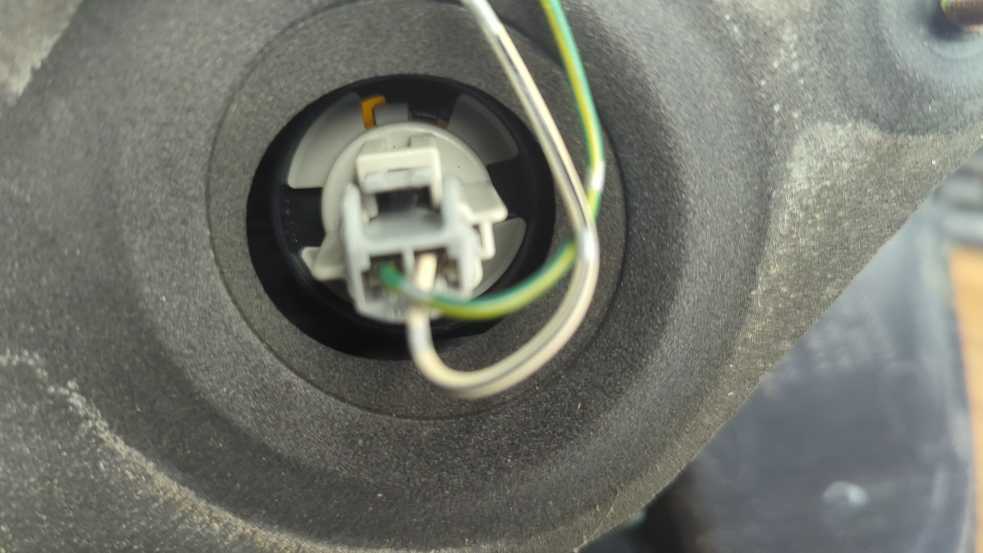 Фонарь задний правый