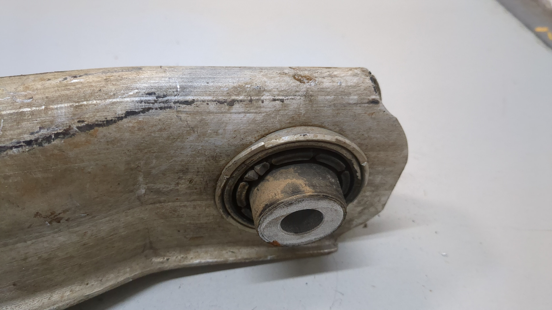 Рычаг задний