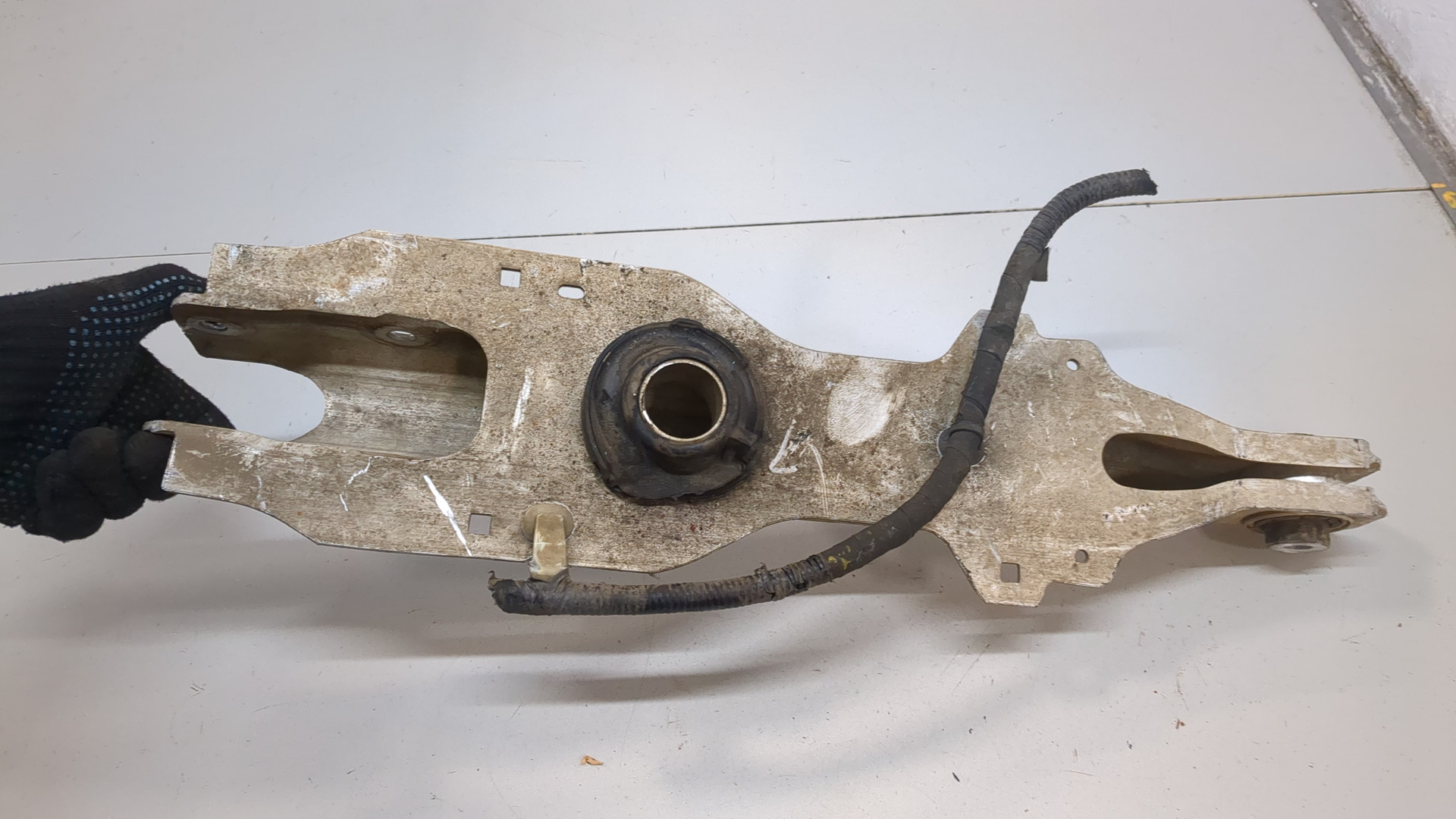 Рычаг задний