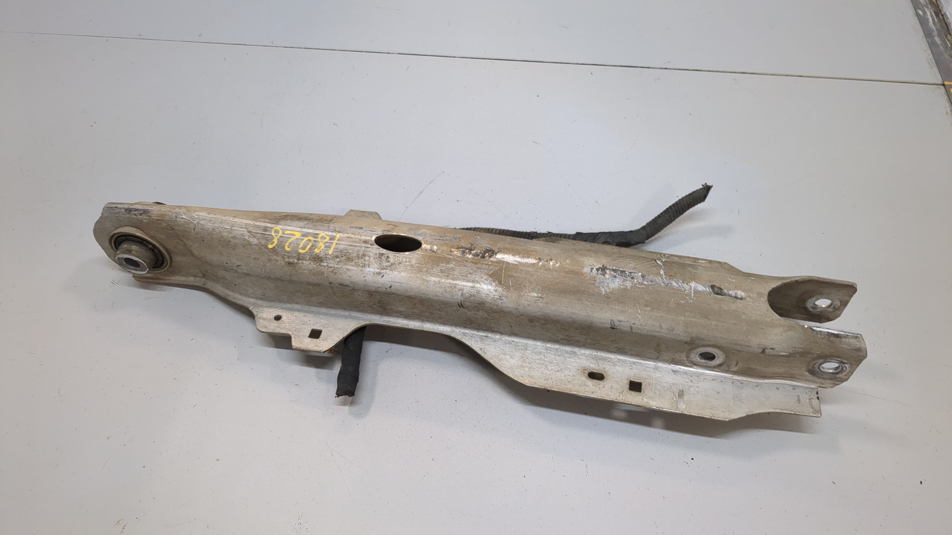 Рычаг задний