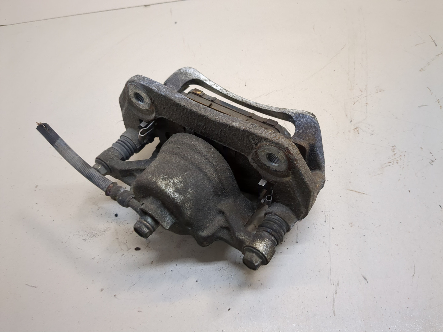 Суппорт передний правый