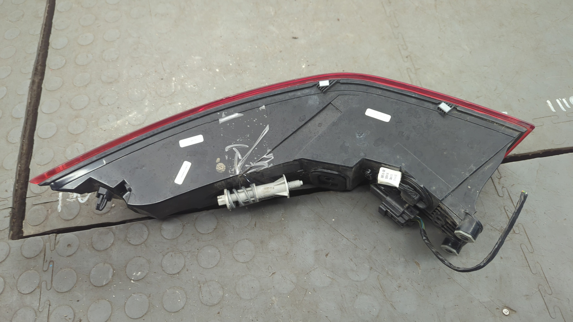 Фонарь задний левый