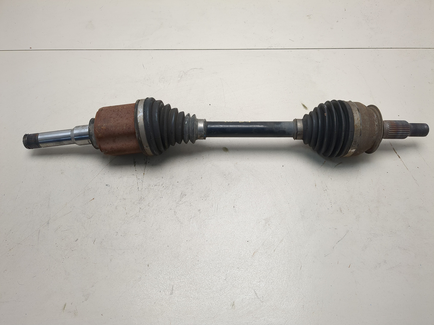 Полуось передняя левая