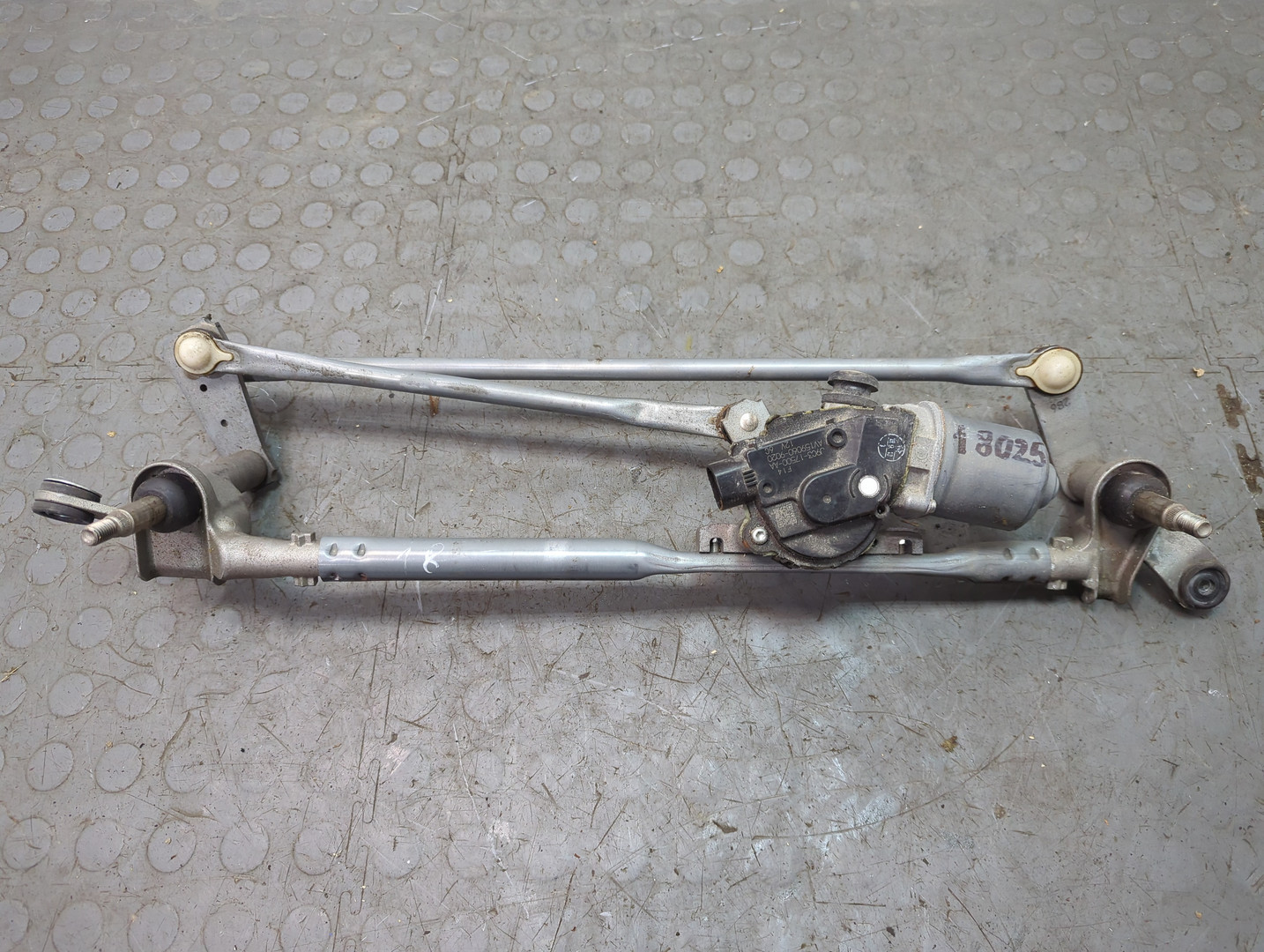 Трапеция стеклоочистителей