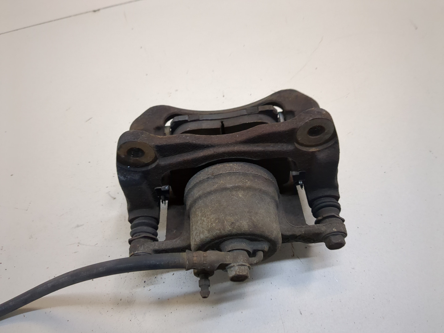 Суппорт передний правый