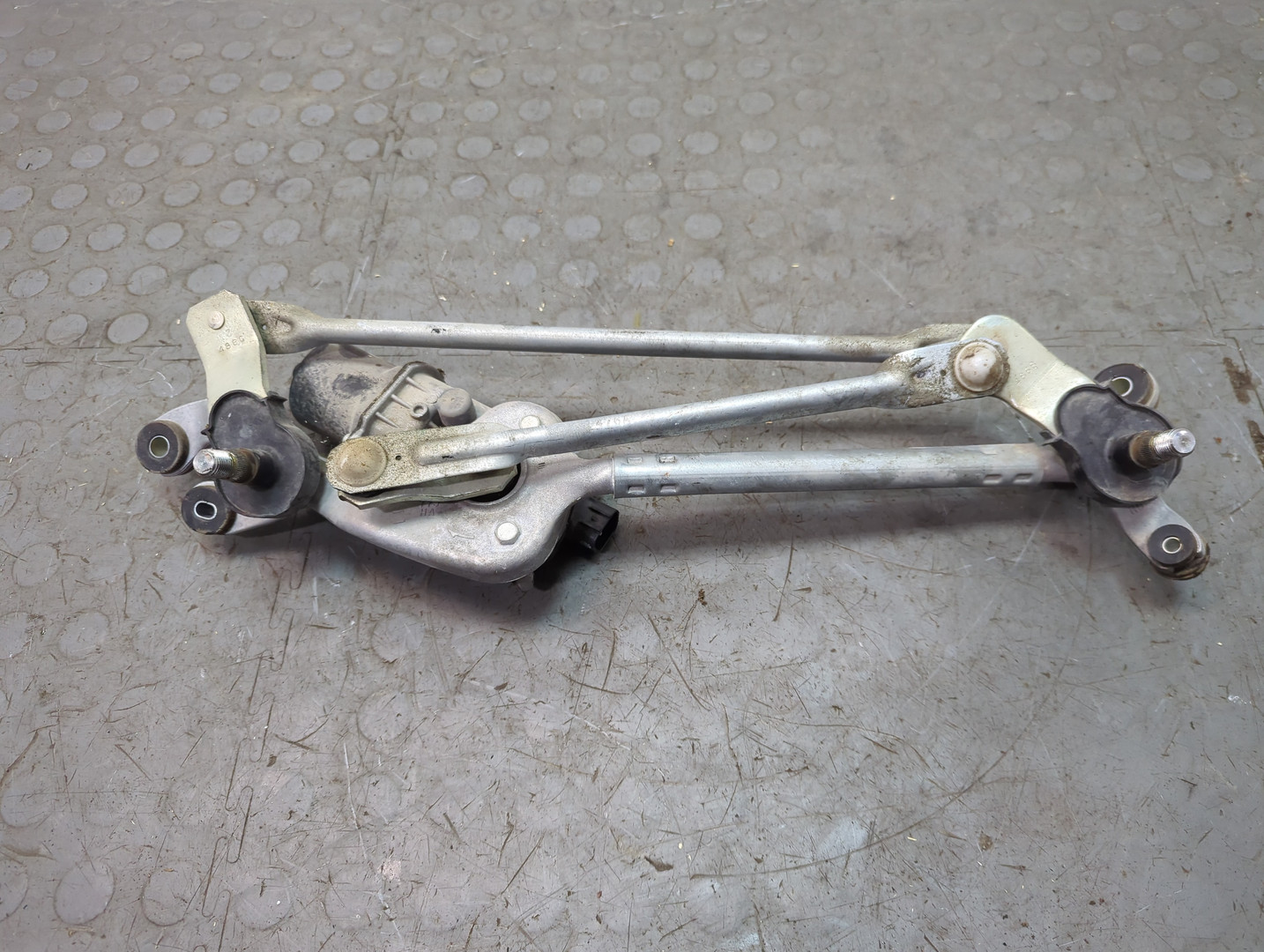 Трапеция стеклоочистителей