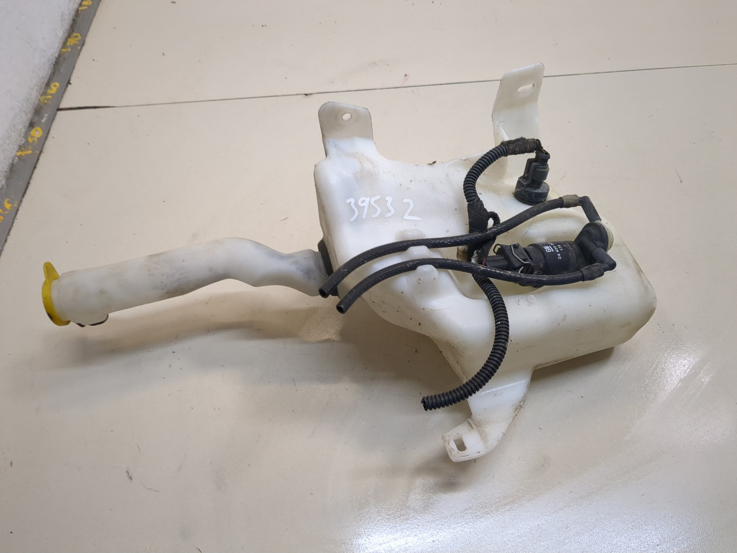 Бачок омывателя лобового стекла