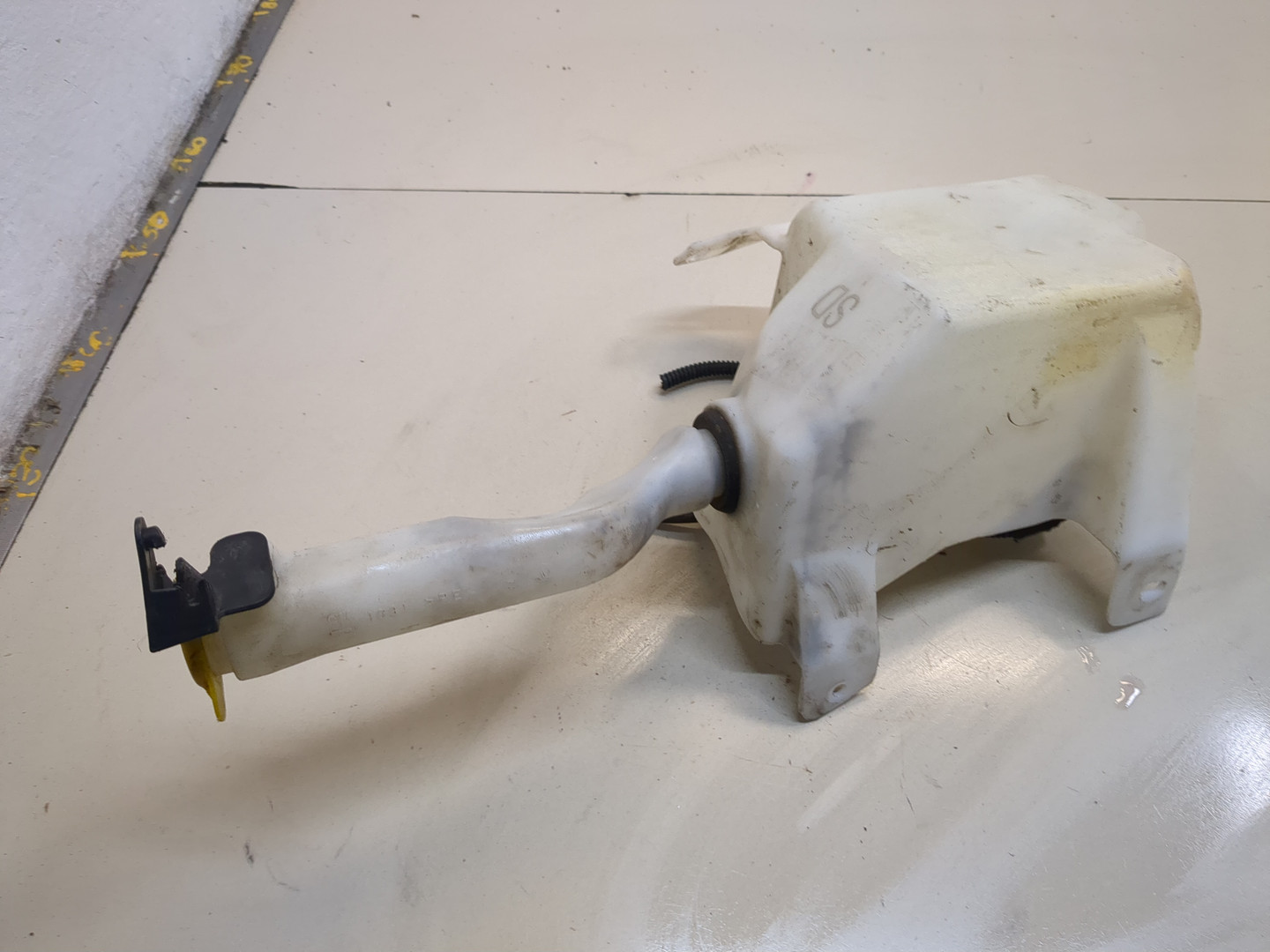 Бачок омывателя лобового стекла