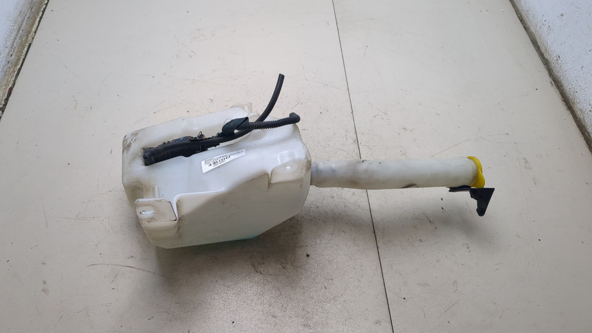 Бачок омывателя лобового стекла