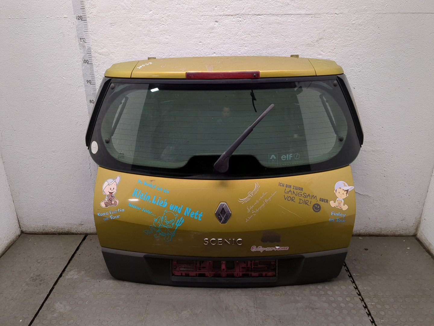 Дверь багажника