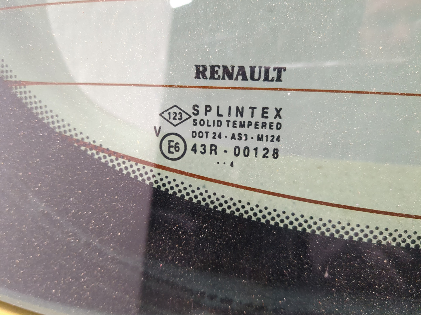 Дверь багажника