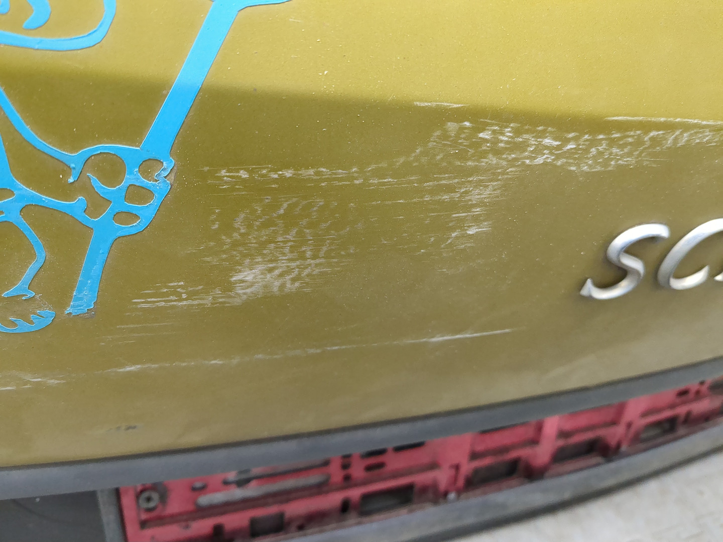 Дверь багажника