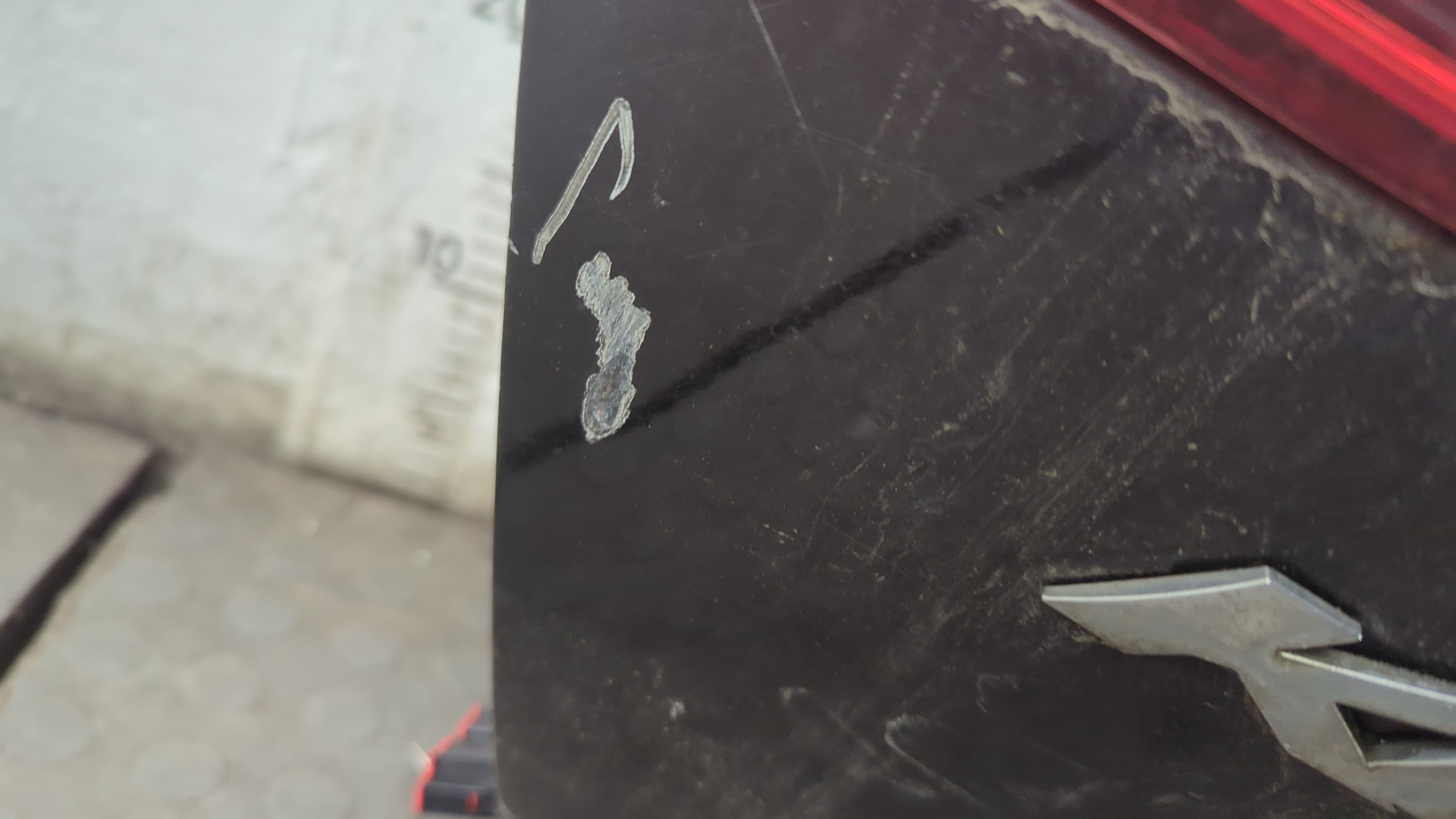 Дверь багажника