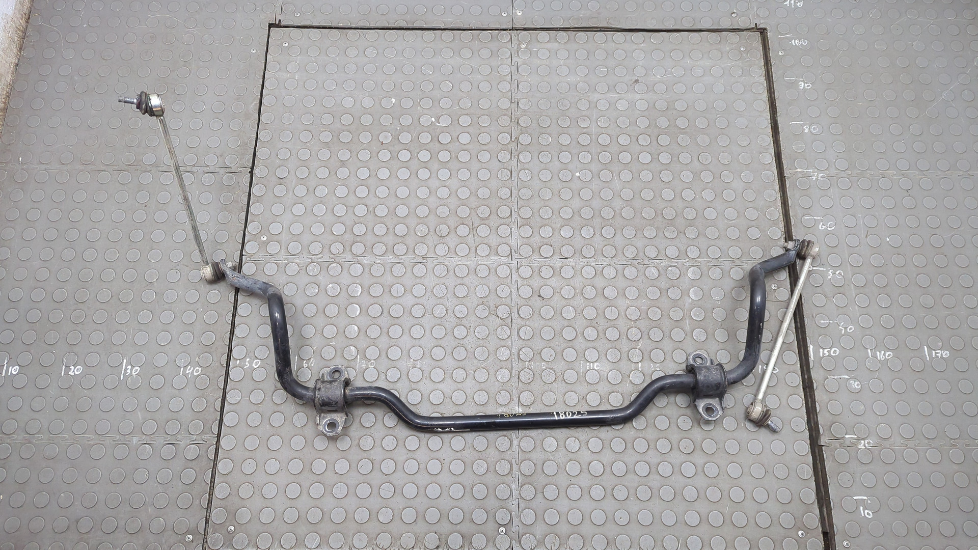 Стабилизатор передний