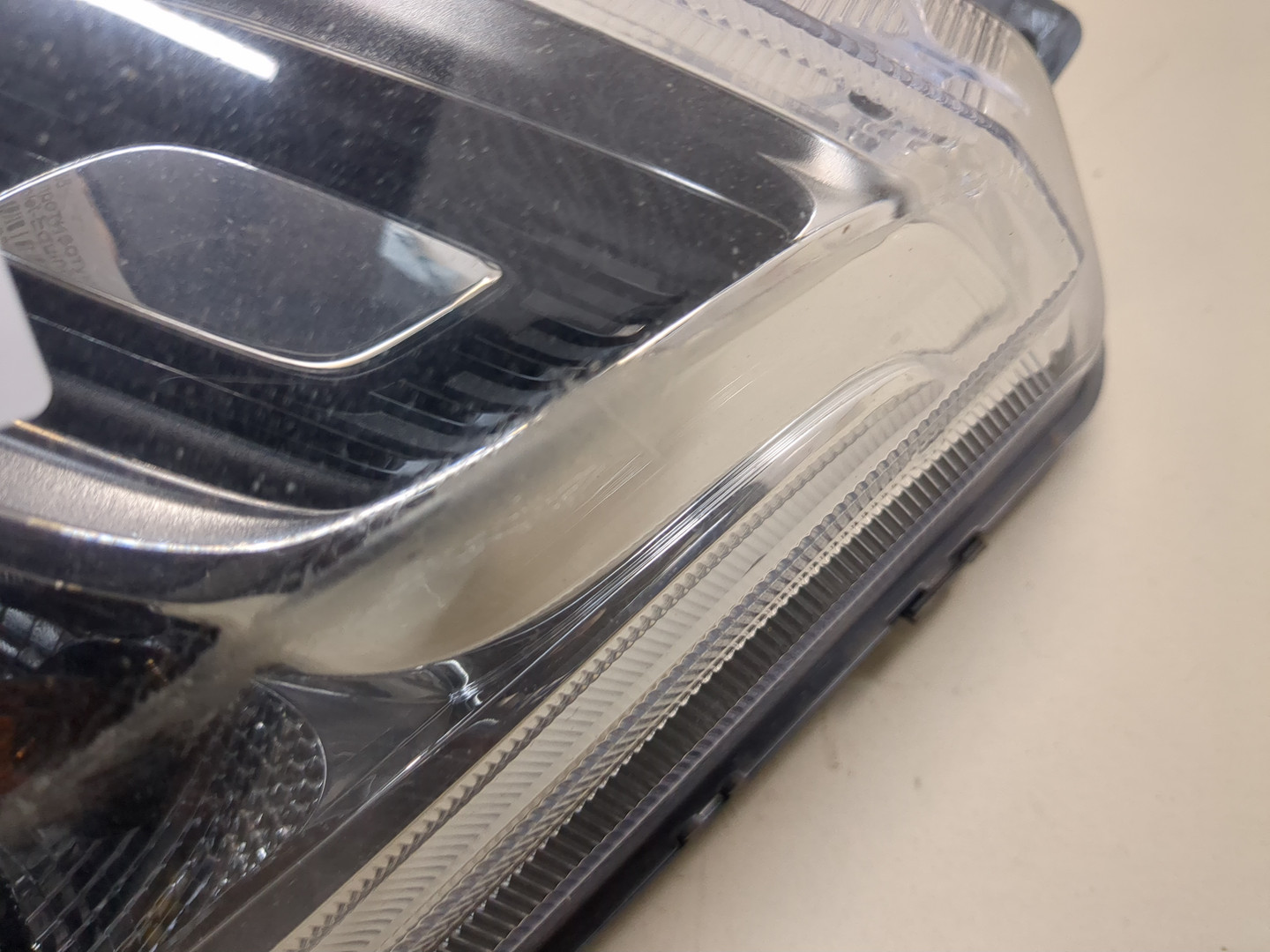 Фара противотуманная левая